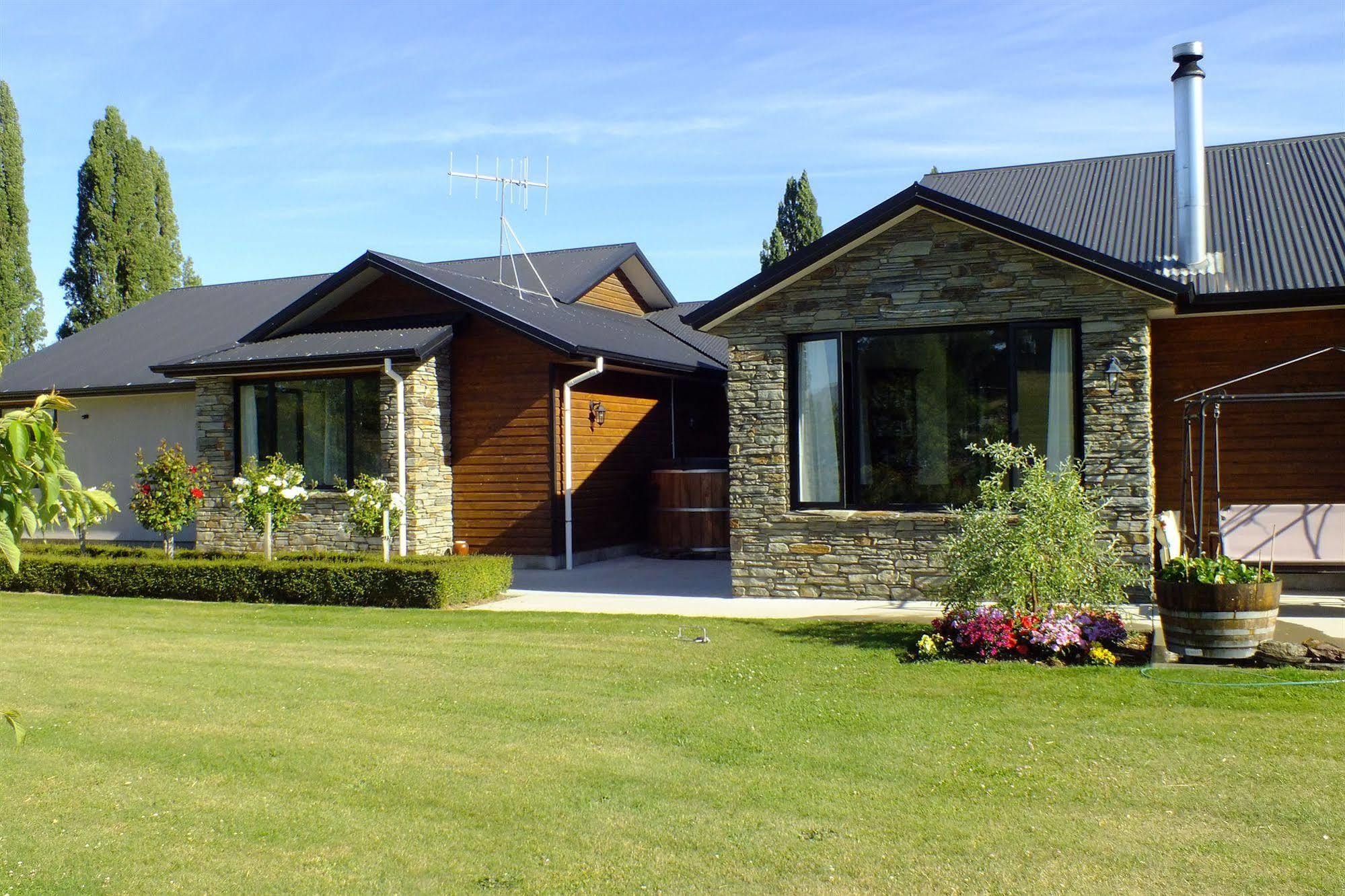 Wanaka Alpine Lodge Exterior foto