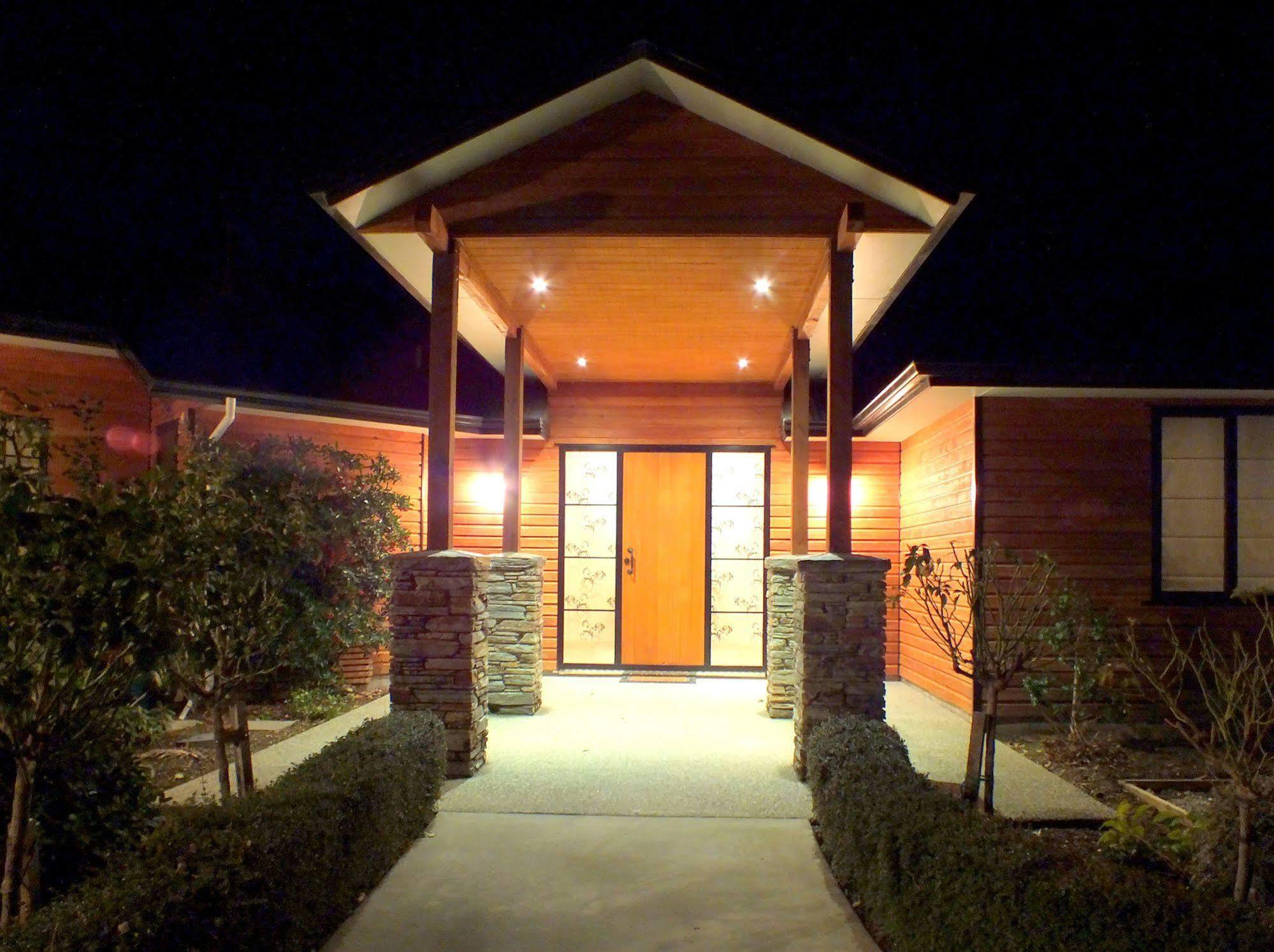 Wanaka Alpine Lodge Exterior foto